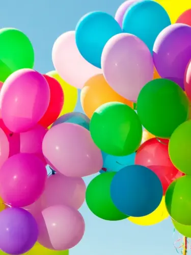 25-Balloons-gift-to-karachi.webp