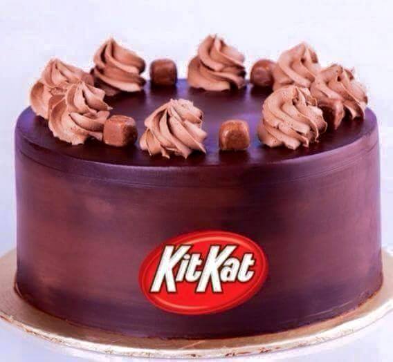 Kit Kat Cake (2lbs) - The Cakery