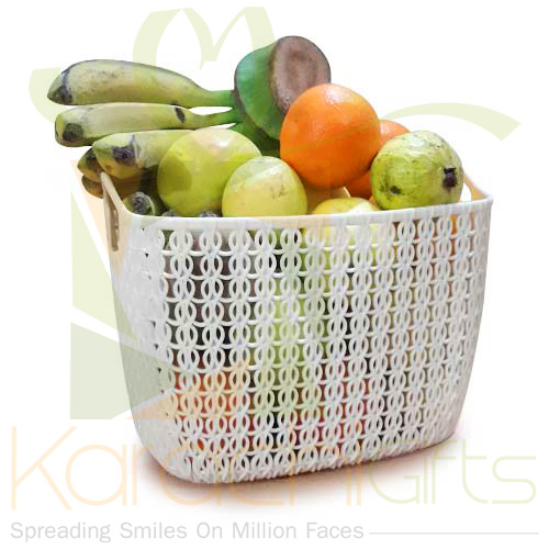 Fresh Fruits In A Plastic Basket 8-9KG