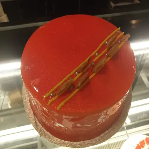 strauberry-cake.webp