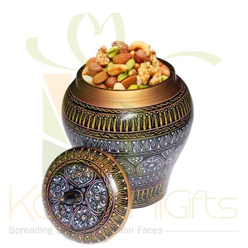 Mix Dry Fruit In A Pot