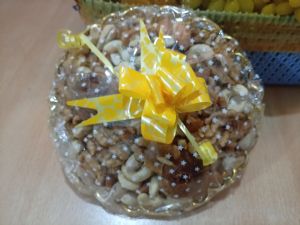 Dry fruits 500 gms in a tray